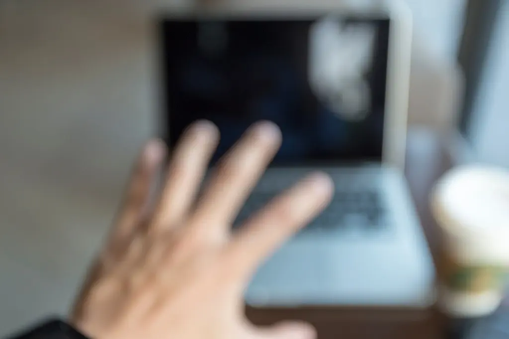 Is It Normal Blurry Vision After LASIK? Recovery & Causes 1 blurry vision after LASIK