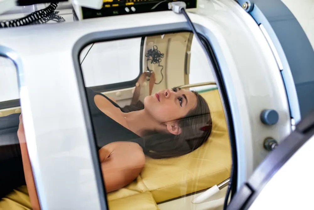 What is Hyperbaric Oxygen After Hair Transplantation? What Are Its Benefits? 3 hyperbaric oxygen after hair transplant 1