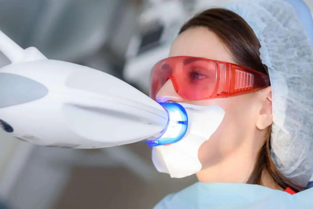 Empfindlichkeit der Zähne nach dem Bleaching: Ursachen & Linderung 1 teeth whitening sensitivity