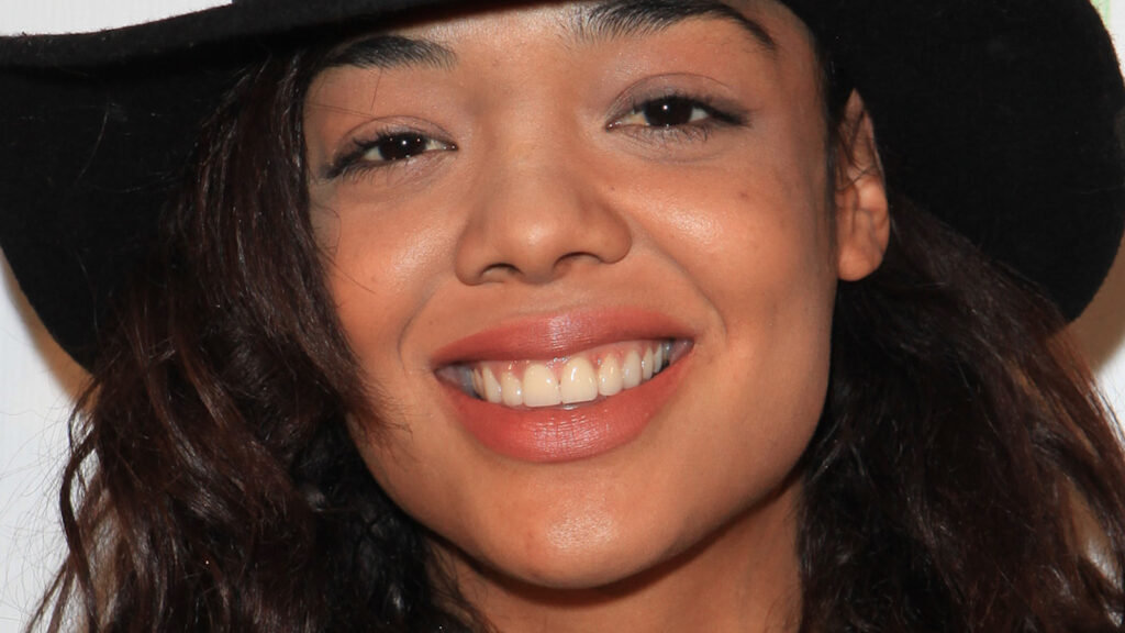tessa thompson teeth